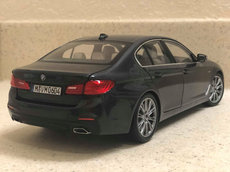 Illustration for article titled Kyosho 1/18 2017 BMW 540i M-Sport (G30): the LaLD review